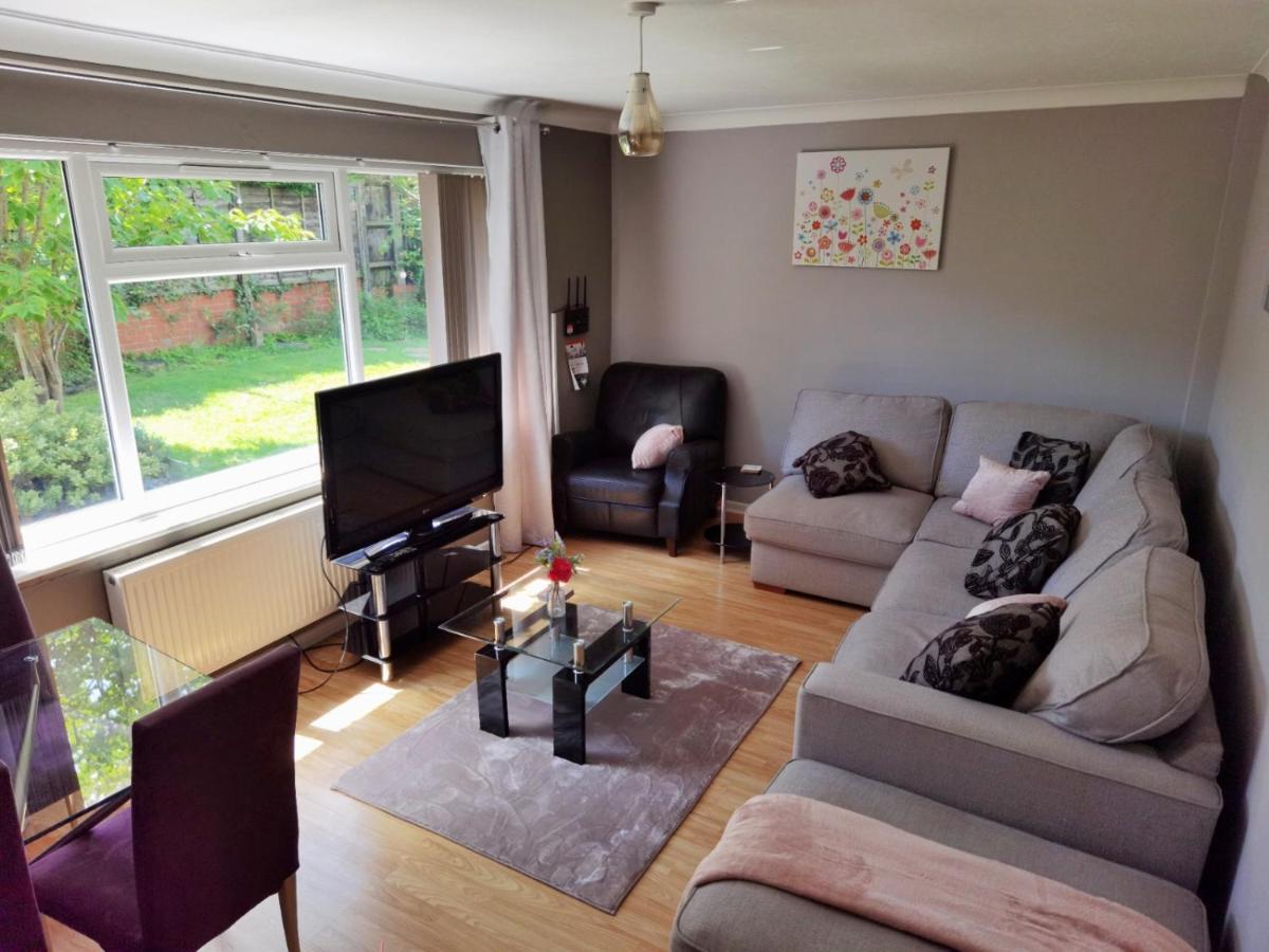 Fourth Avenue, Lovely Bungalow Available For Guests And Contractors Parking Wifi Nottingham Exterior photo