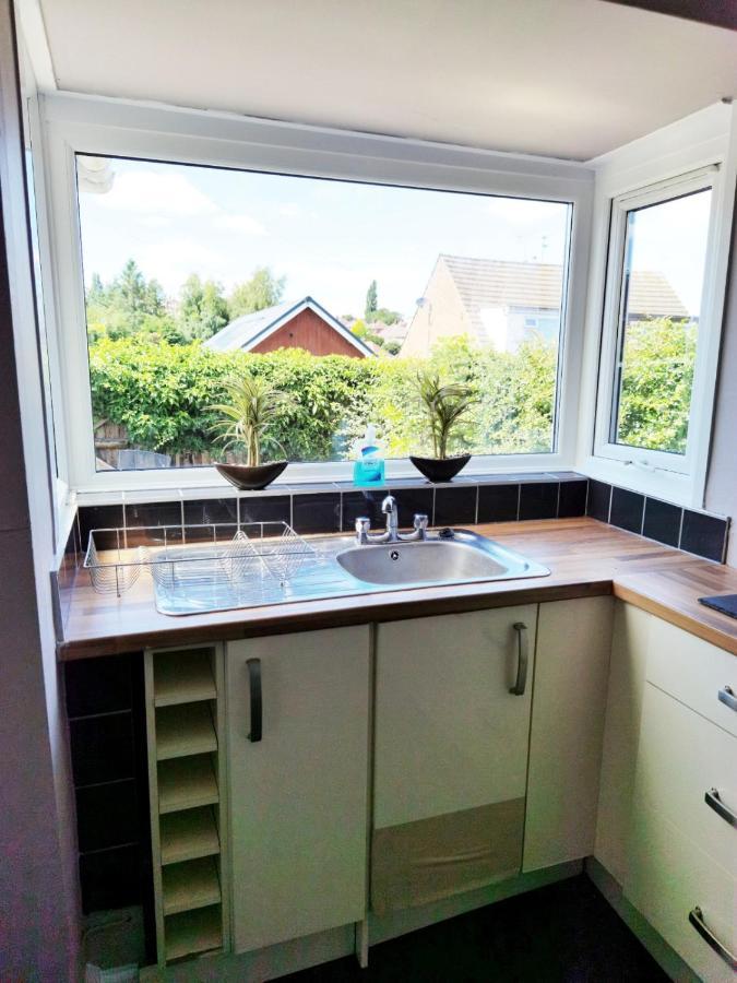 Fourth Avenue, Lovely Bungalow Available For Guests And Contractors Parking Wifi Nottingham Exterior photo